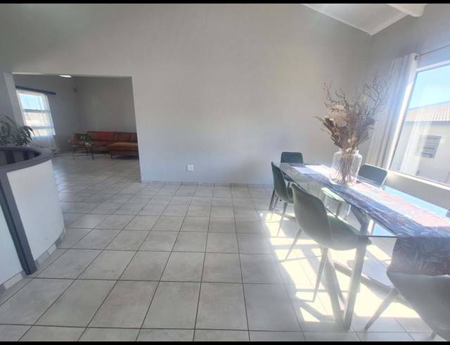 5 BEDROOM HOUSE FOR SALE IN SEEMEEU PARK